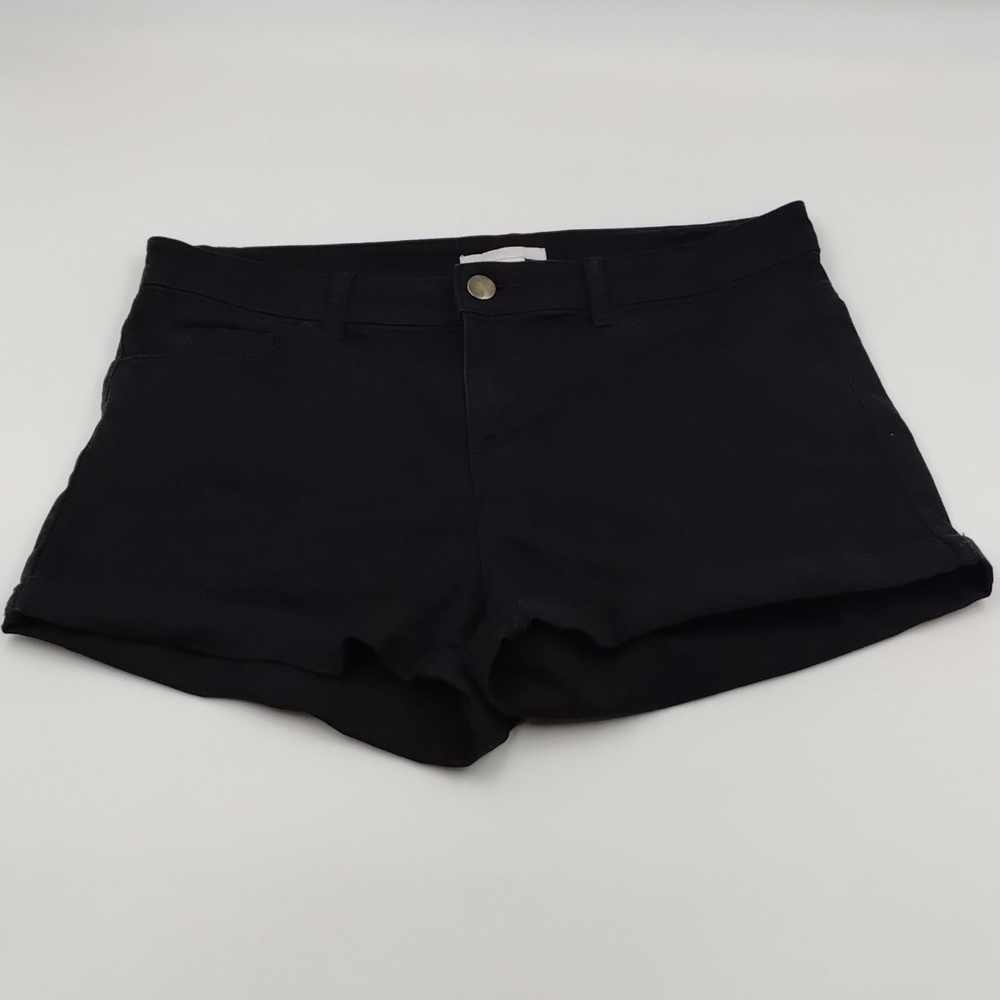 H&M Black Shorts Size 6